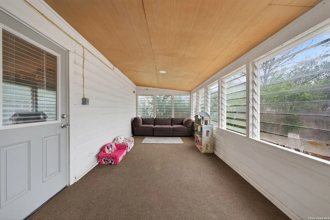 Photo of 303 Winburn Ave