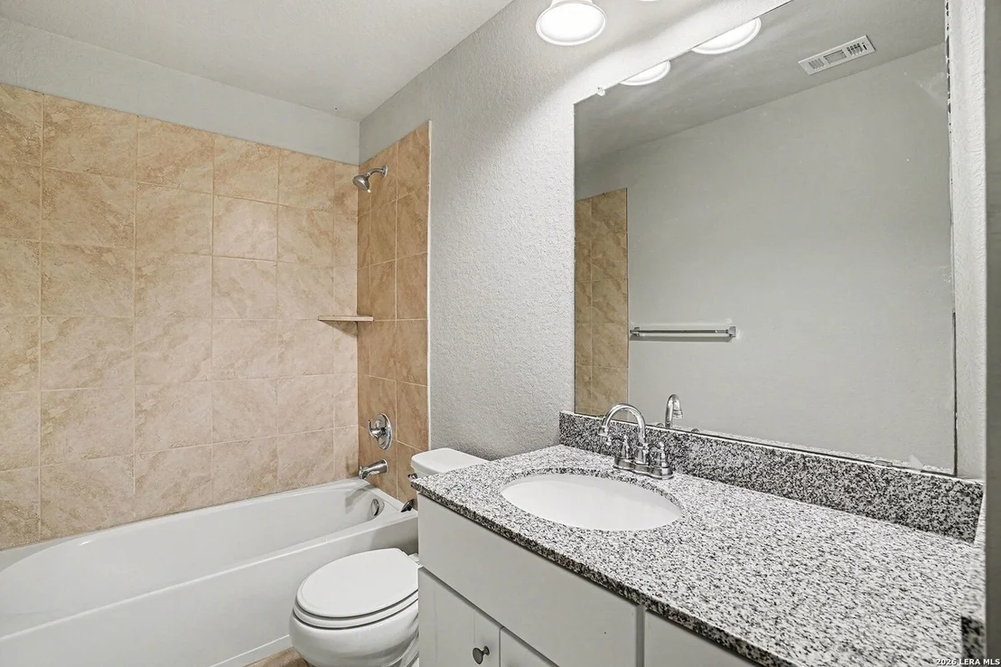 Photo of 8807 White Crown