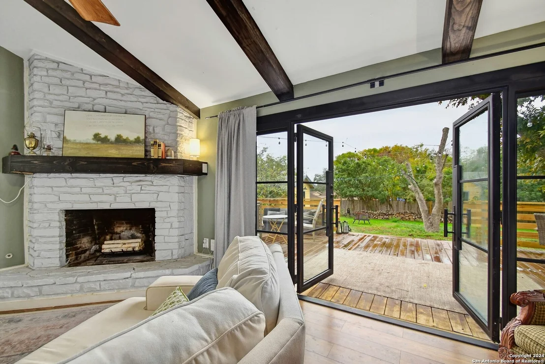 Photo of 10707 Mount Ida