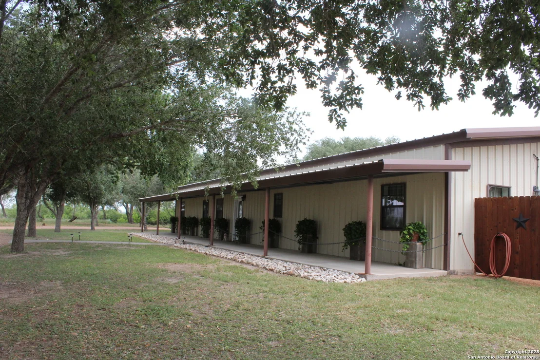Photo of 100 Choke Canyon Estates