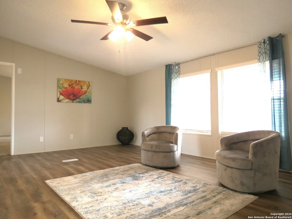 Photo of 315 LORAINE DR