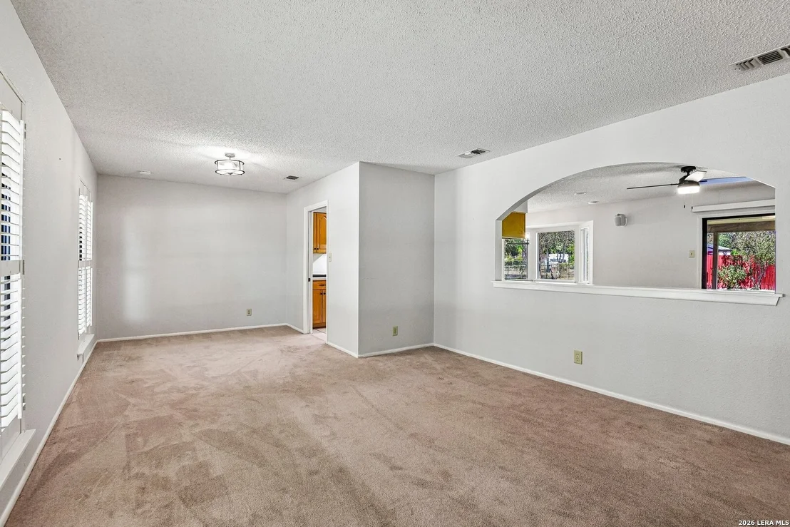Photo of 8714 MIDCROWN DR