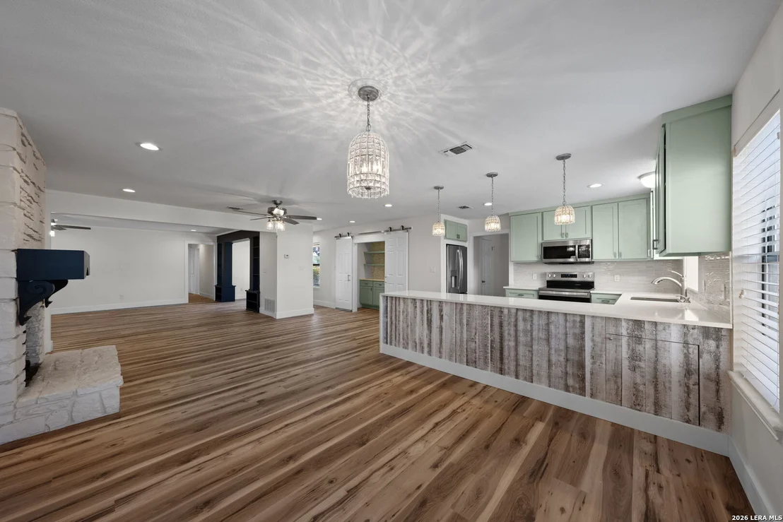 Photo of 100 Riverhill Blvd