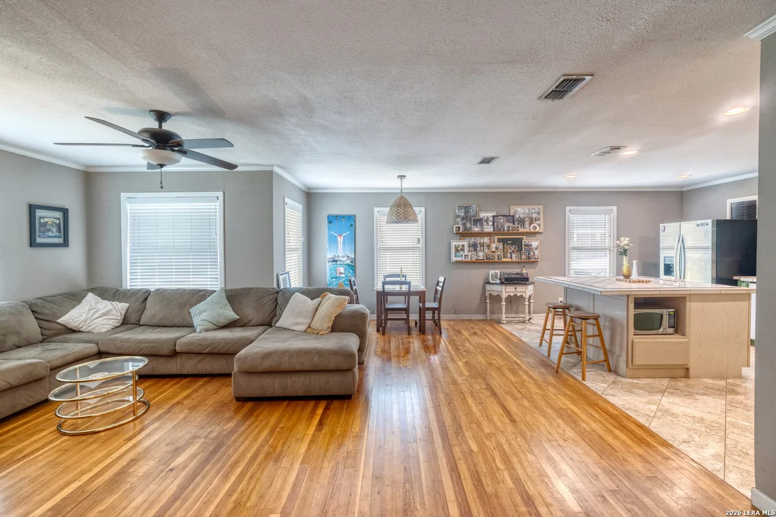 Photo of 832 Maple St