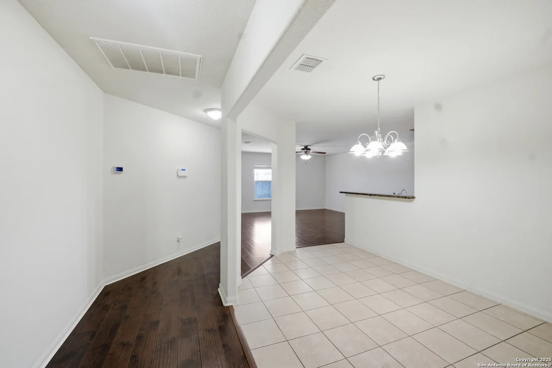 Photo of 6810 Luckey
