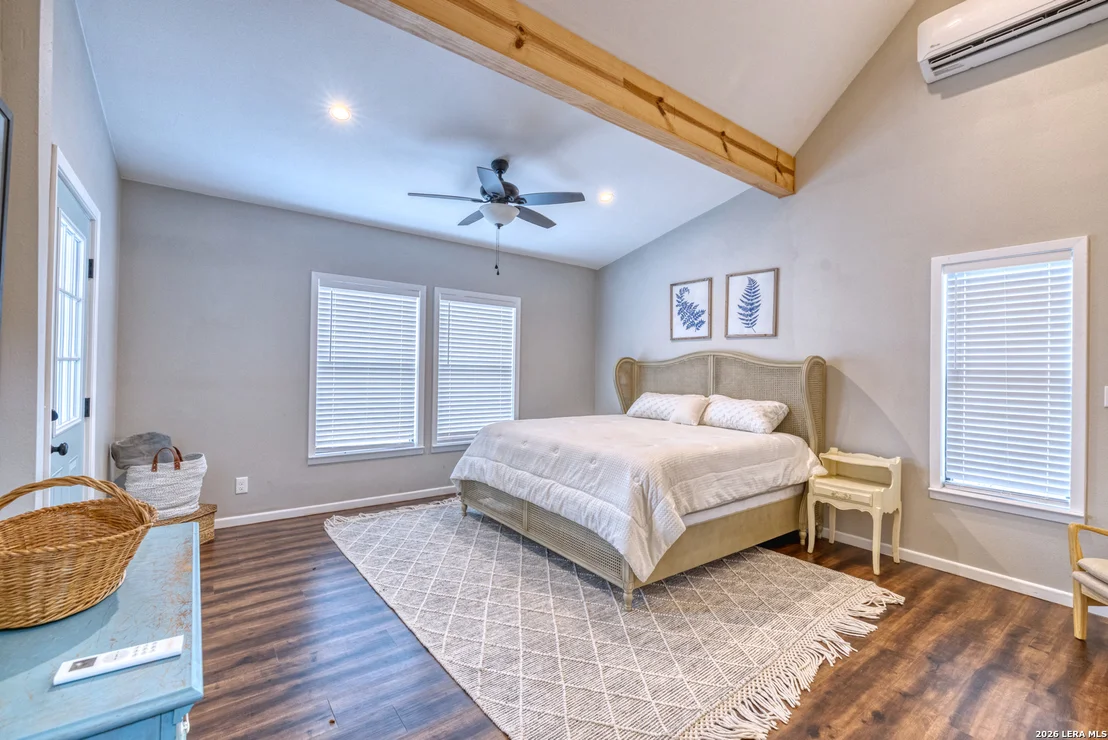 Photo of 1674 Flat Rock