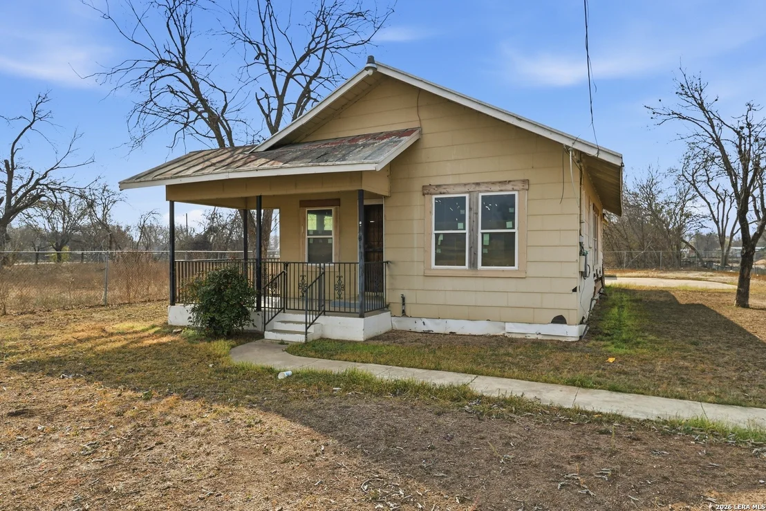 Photo of 1342 Menefee Blvd