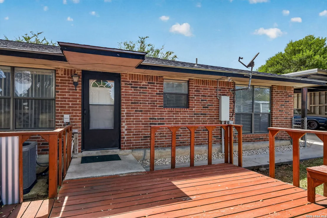 Photo of 325 WENDY LN