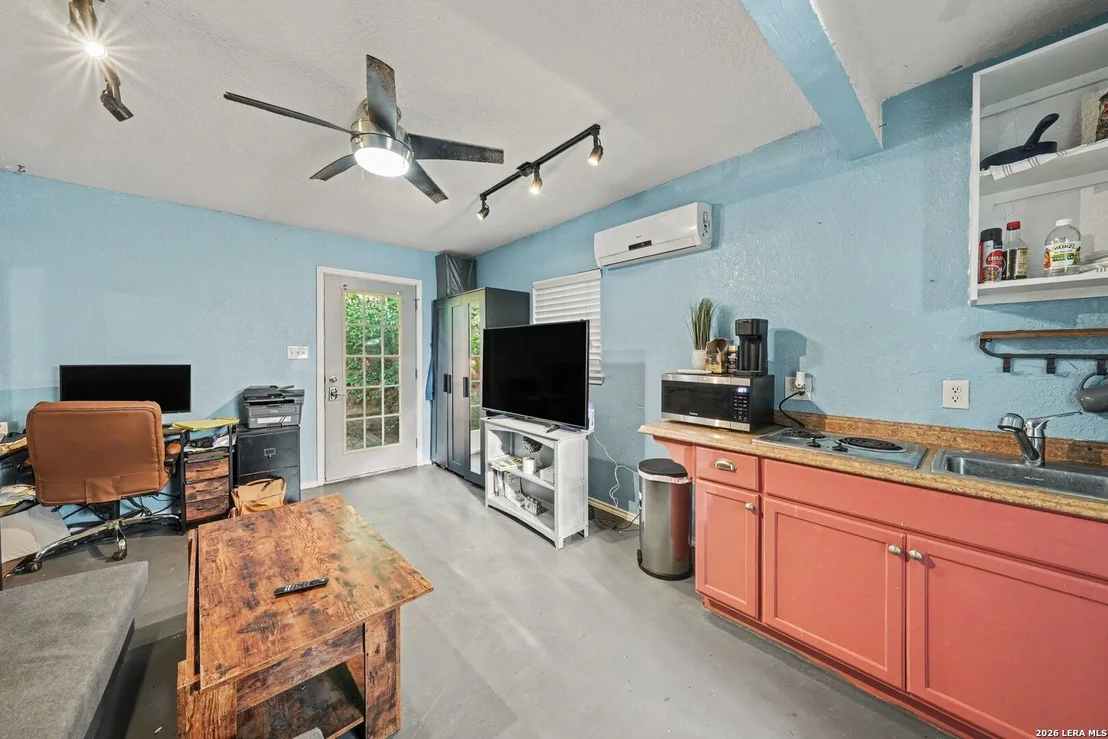 Photo of 109 THORAIN BLVD