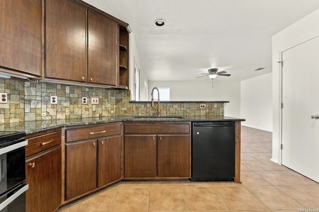 Photo of 233 JULIAN PT