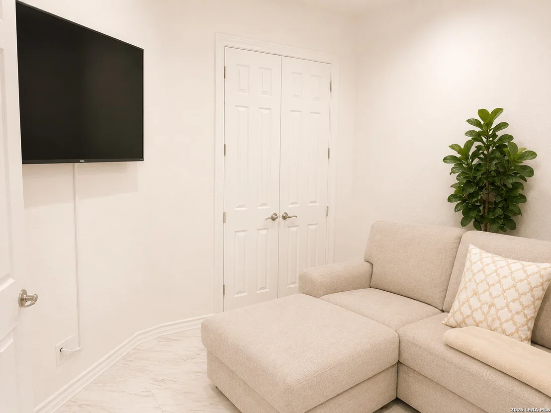 Photo of 1603 Oak Willow