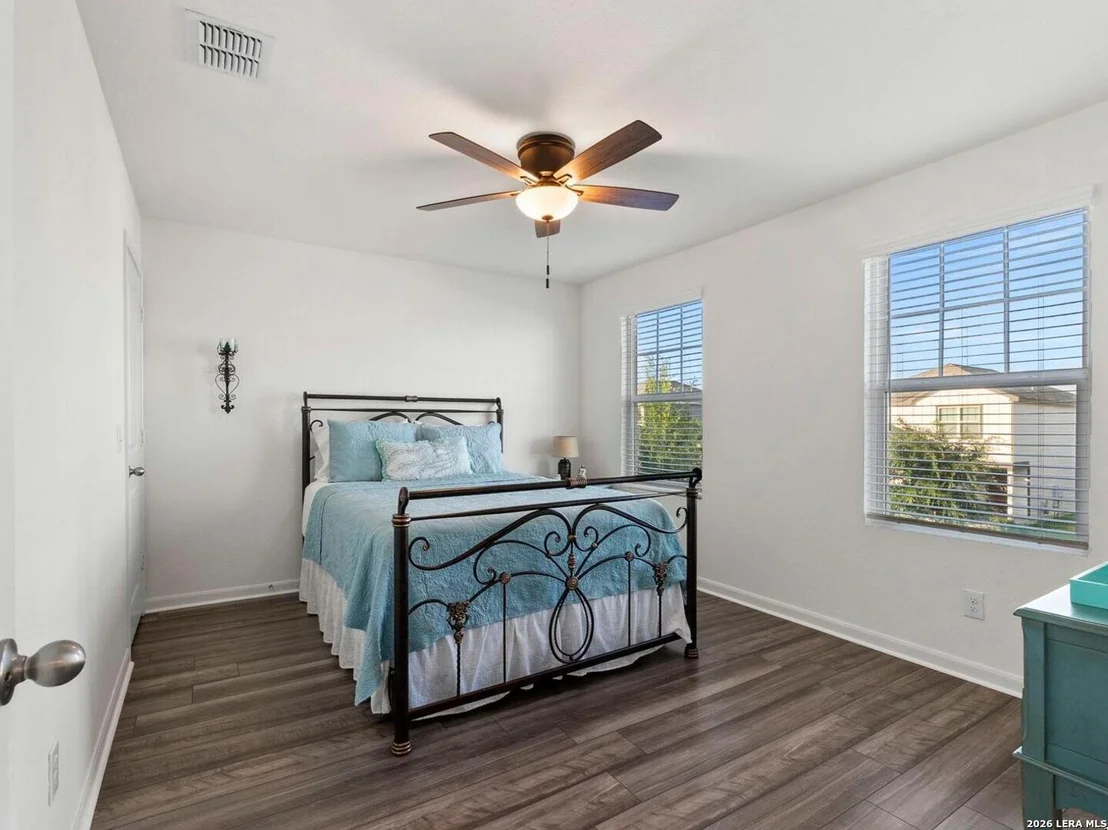 Photo of 4905 Hallies Garden