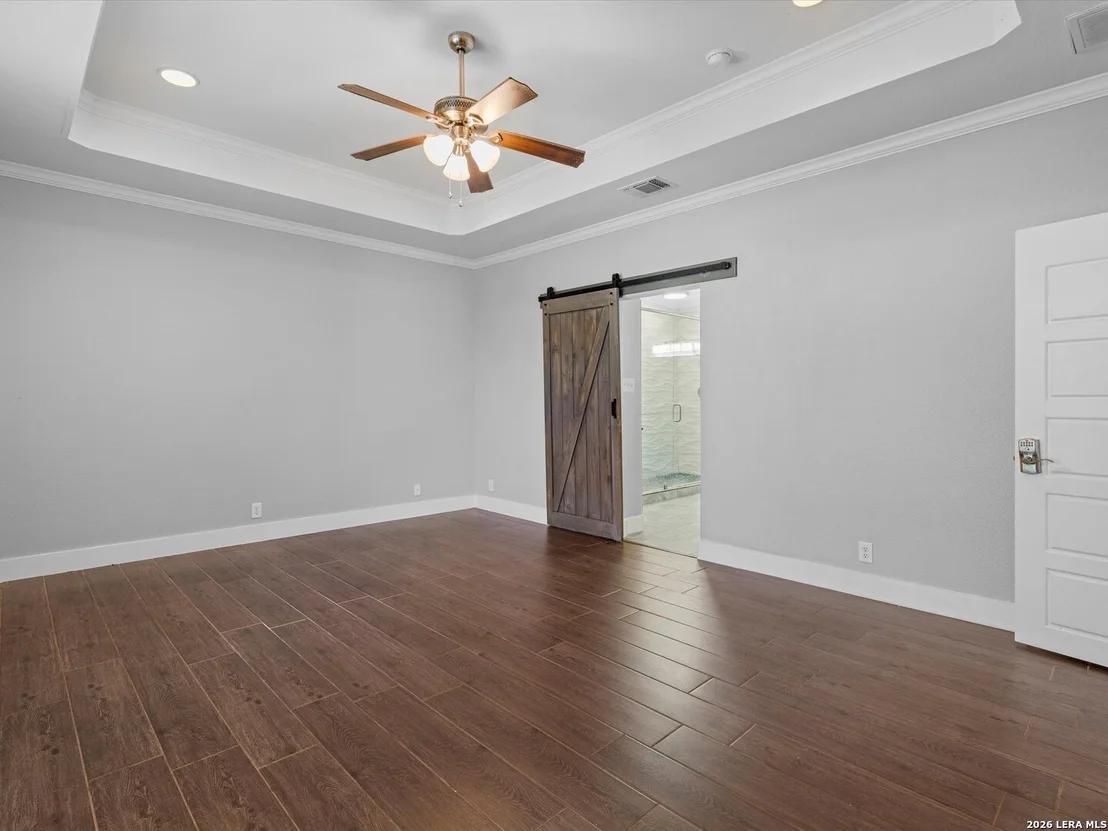 Photo of 121 NORMAN CV