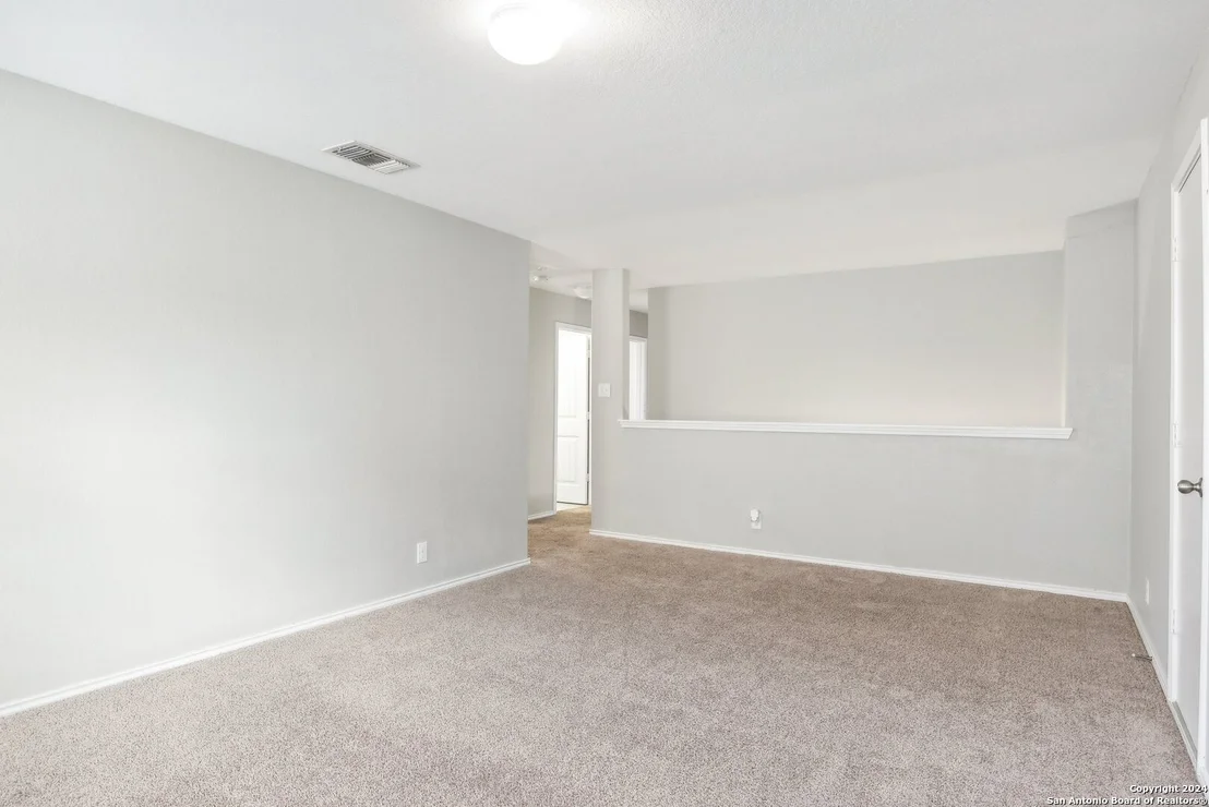 Photo of 429 KINGS WAY