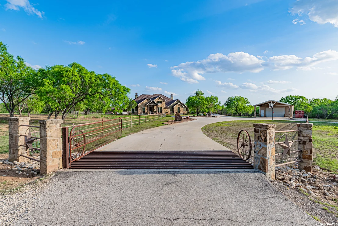 Photo of 819 County Road 356