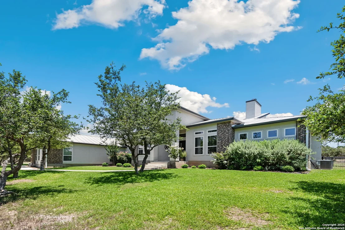 Photo of 1114 Savanna