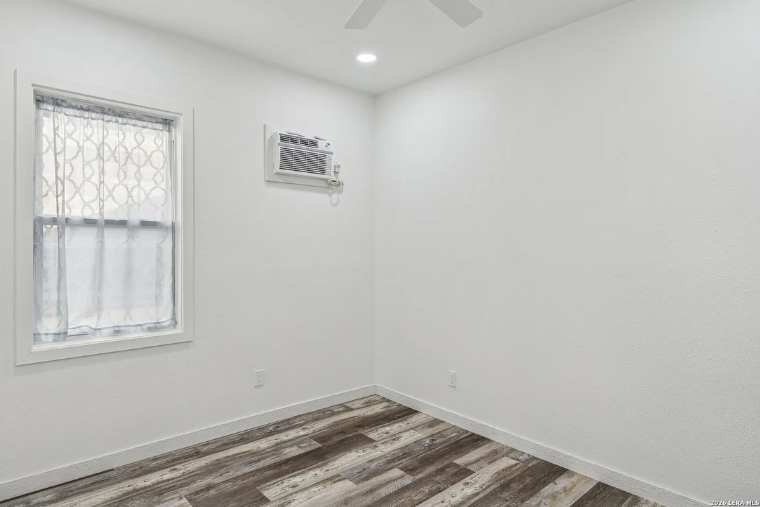 Photo of 562 Kendalia Ave