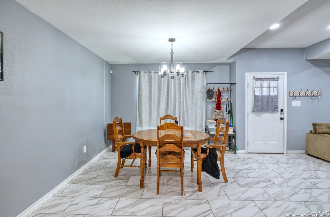 Photo of 637 ROACH ST