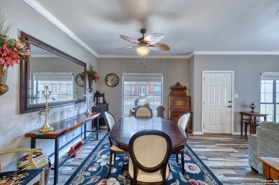 Photo of 6 Leona Heights