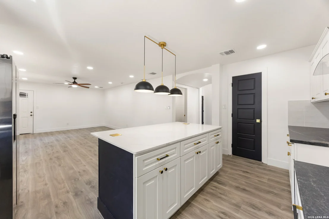 Photo of 327 RAINBOW DR