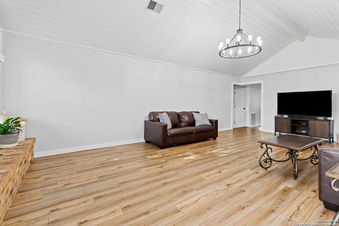 Photo of 151 Crest Circle