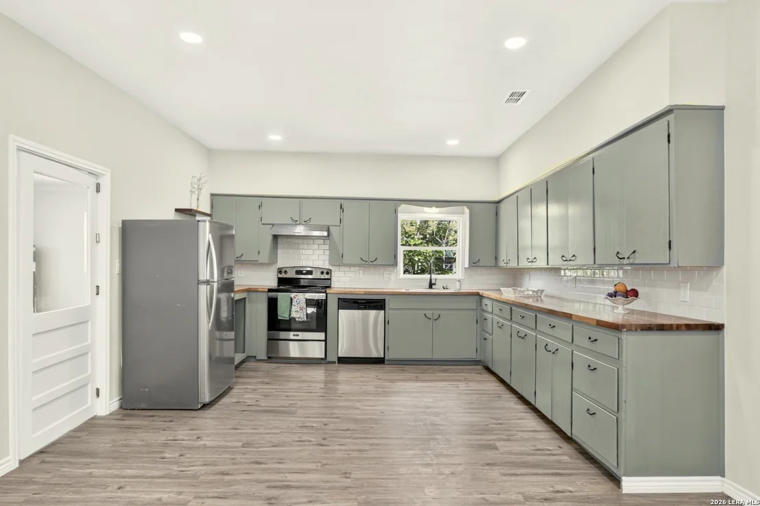 Photo of 285 Avenue I
