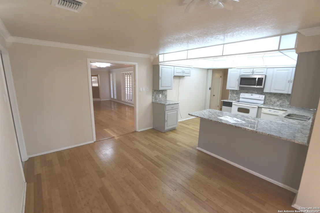 Photo of 5621 GALEWIND DR