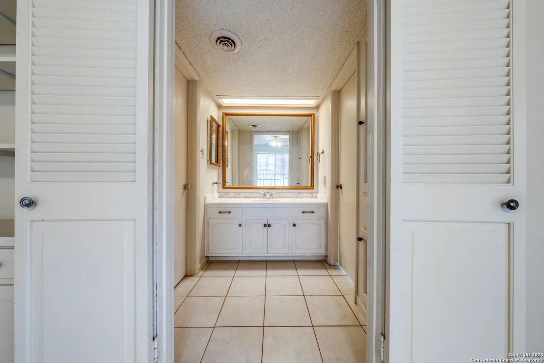 Photo of Unit 40A at 8915 Datapoint Dr