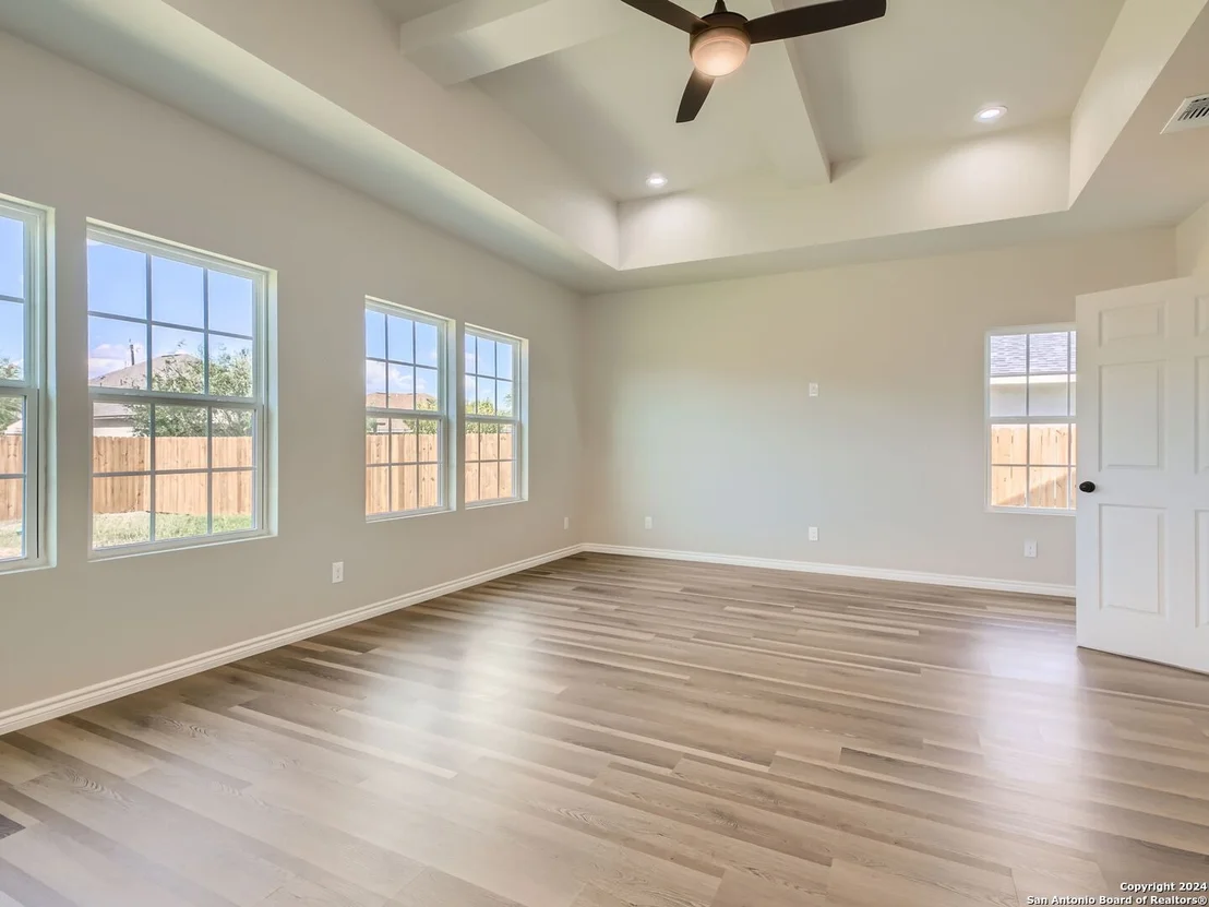 Photo of 8501 UTOPIA BLVD