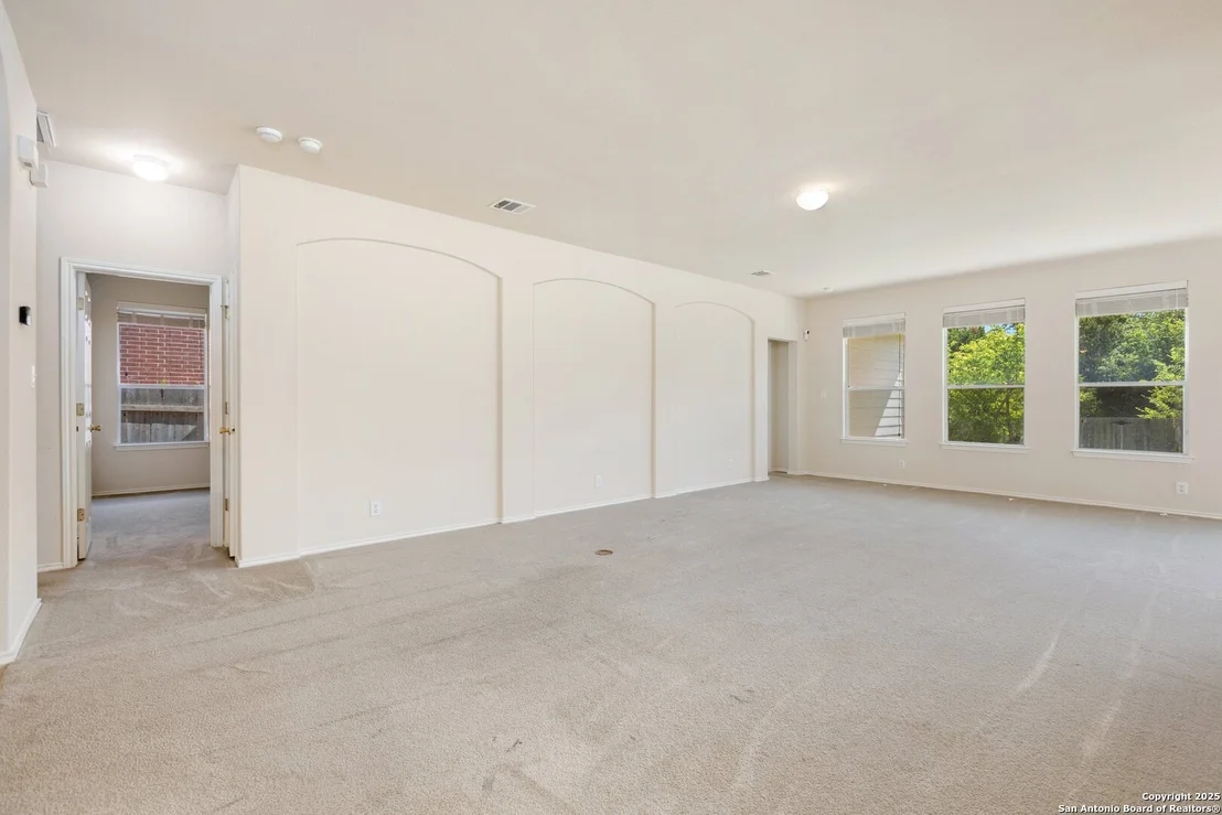 Photo of 14204 Auberry