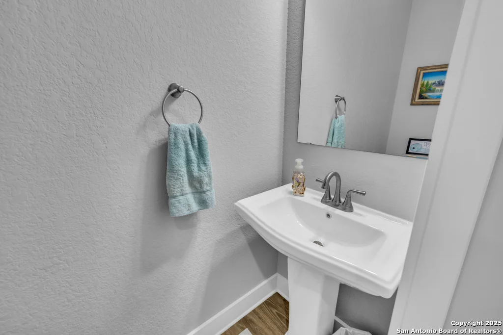 Photo of 929 Rench