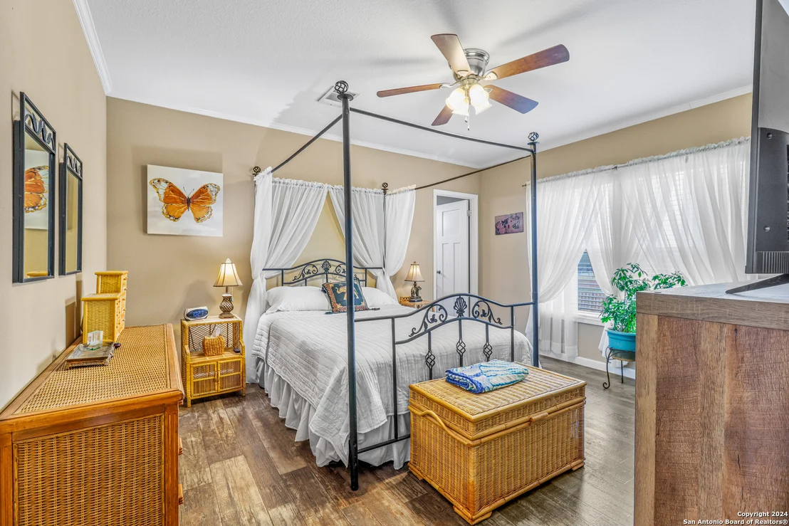 Photo of 609 Country Trail