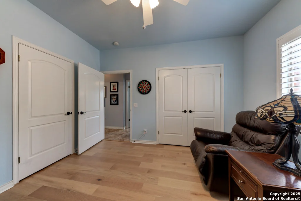 Photo of 2390 FRONTIER