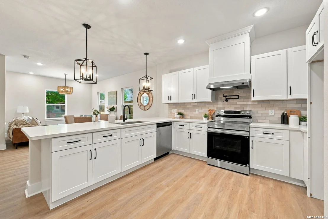 Photo of 237 Carle Ave
