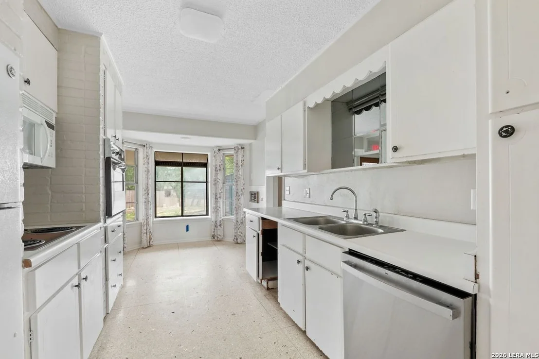 Photo of 11902 RUSTIC LN