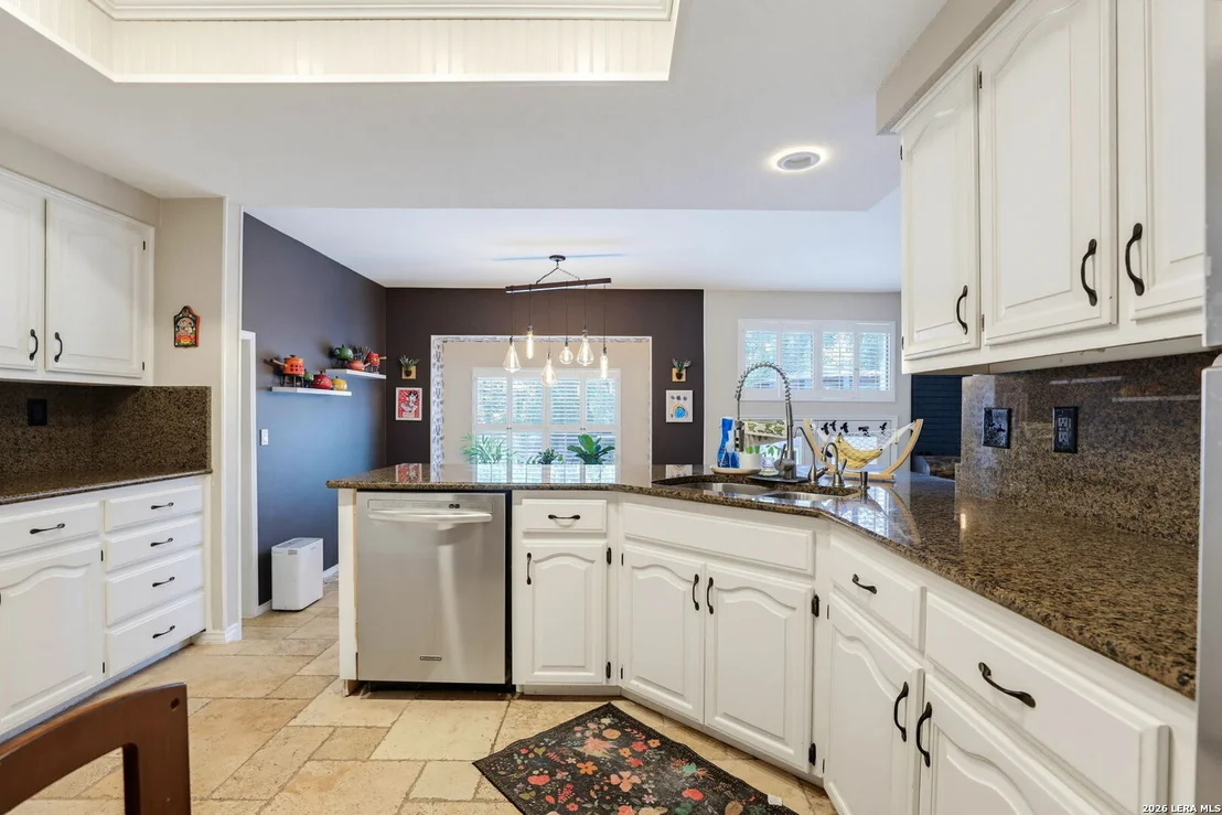Photo of 15906 MISSION RDG