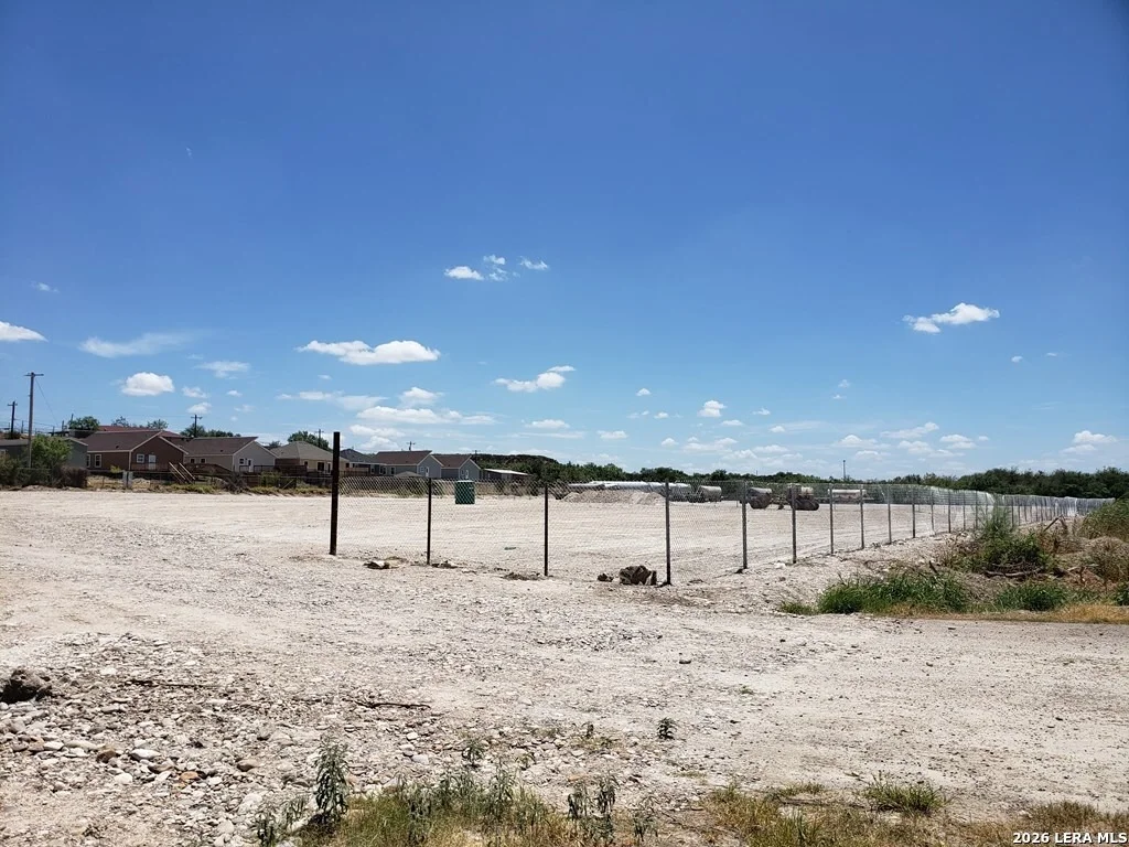 Photo of Unit 2 at 1157 STATE LOOP 480