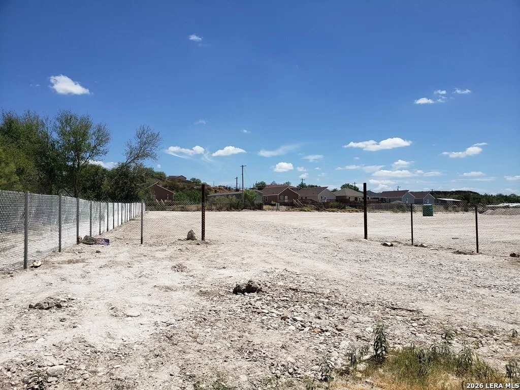 Photo of Unit 2 at 1157 STATE LOOP 480
