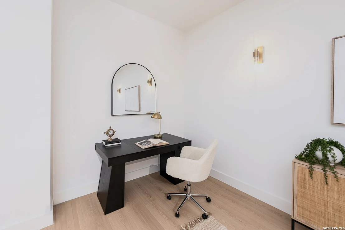 Photo of 16 GRANTHAM GLN