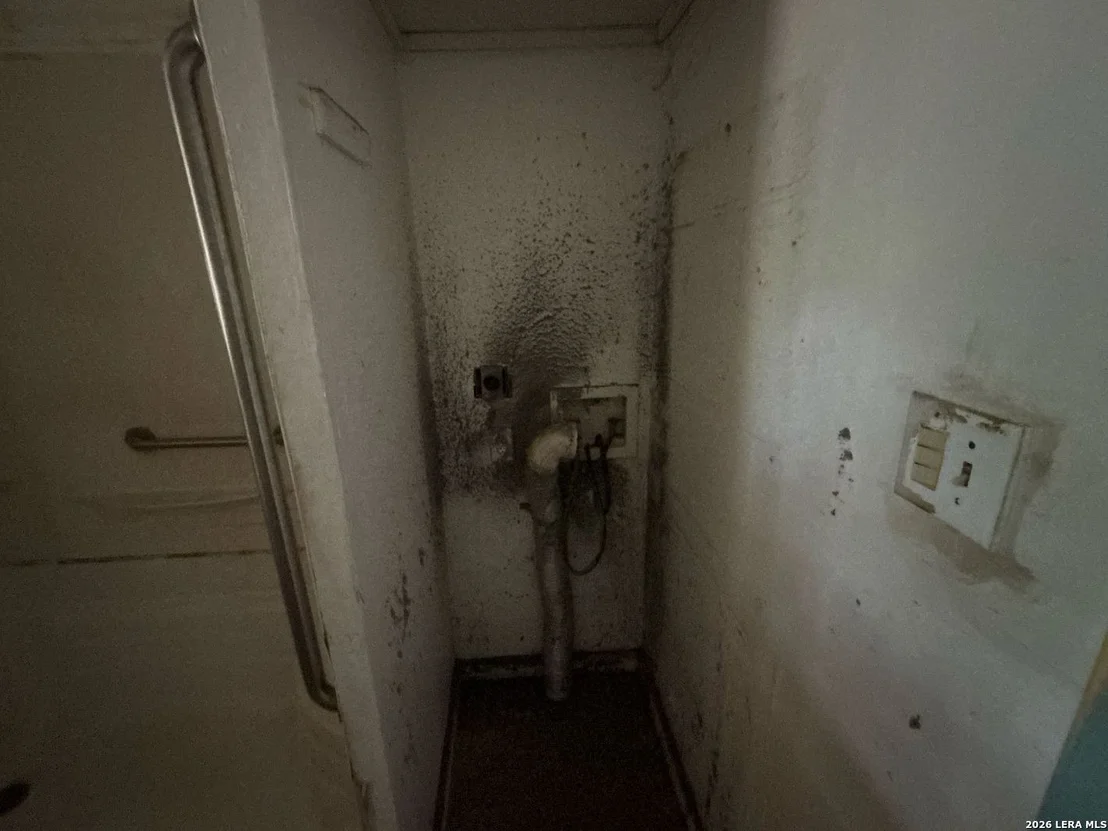 Photo of 351 Barrett