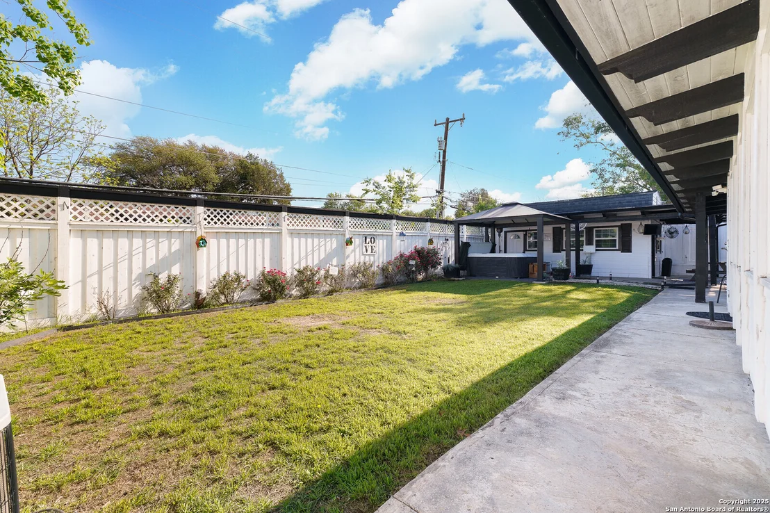 Photo of 311 Redcliff