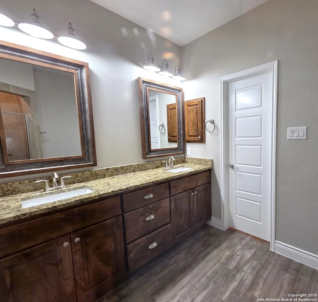 Photo of 131 FLINT