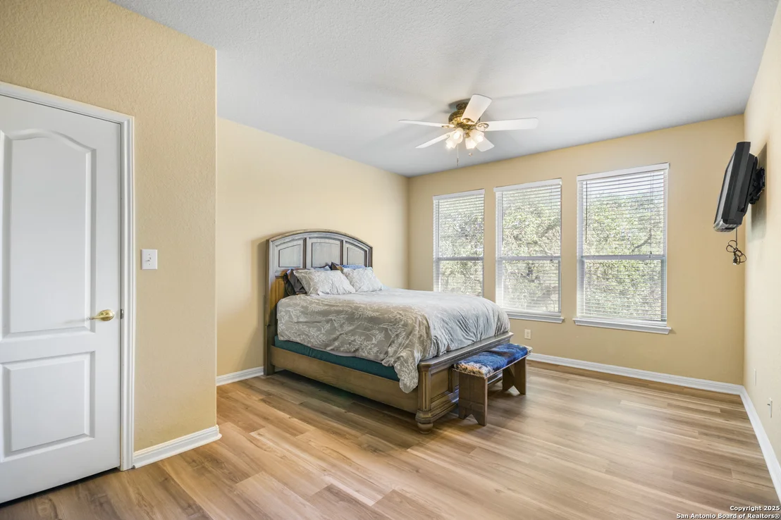 Photo of 577 River Chase