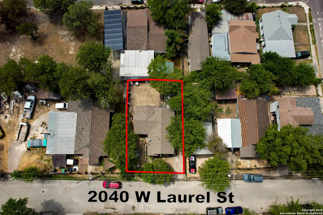 Photo of 2040 W Laurel