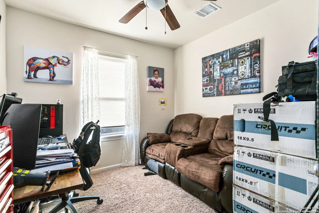 Photo of 425 W WRIGHT BLVD