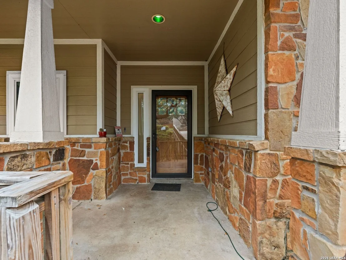 Photo of 703 STABLE GLEN DR