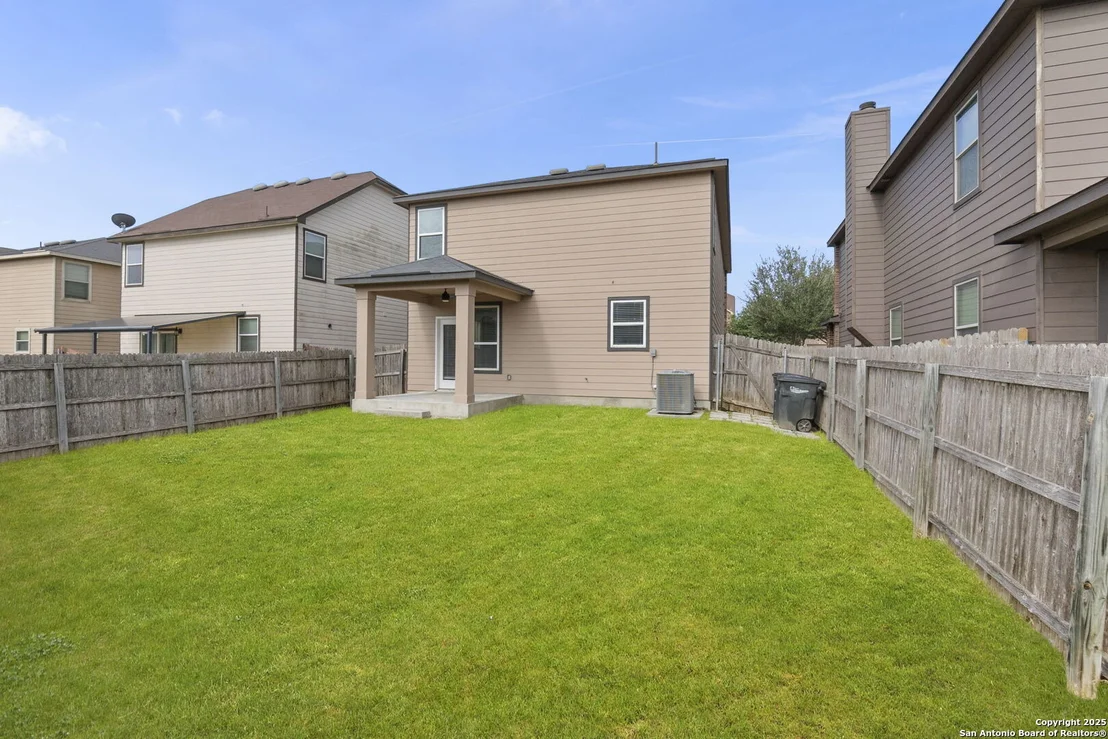Photo of 3917 Legend Pond
