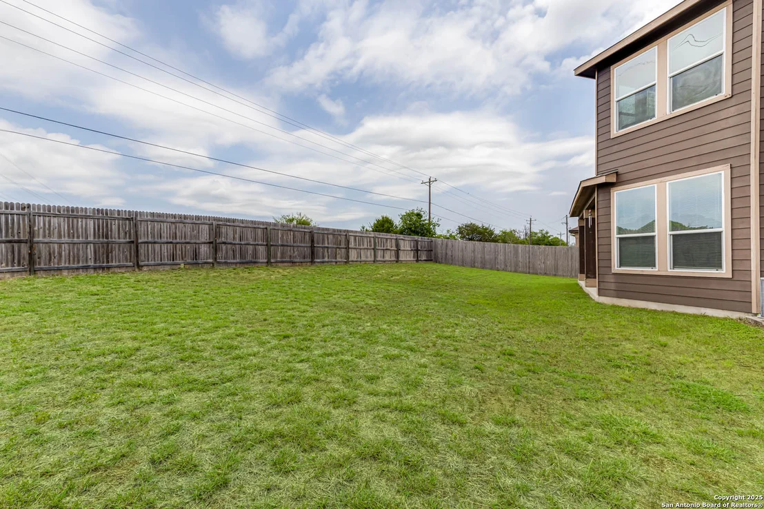 Photo of 524 LANDMARK OAK