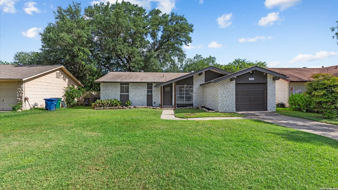 Photo of 4306 DESERT VIEW DR