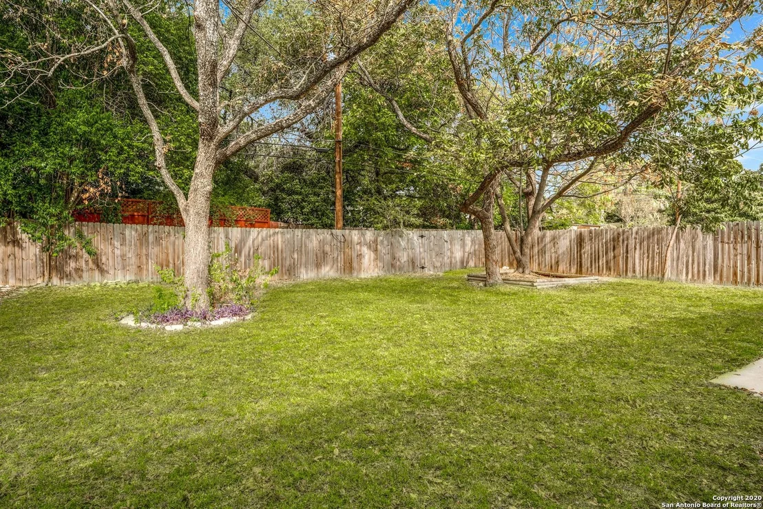 Photo of 6915 FOREST GRV